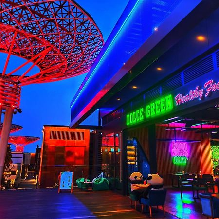 Seaview Beach Hostel Jbr - Walk To Beach - Gym - Pool - Metro Station Dubai Buitenkant foto