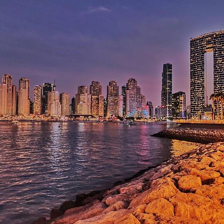 Seaview Beach Hostel Jbr - Walk To Beach - Gym - Pool - Metro Station Dubai Buitenkant foto