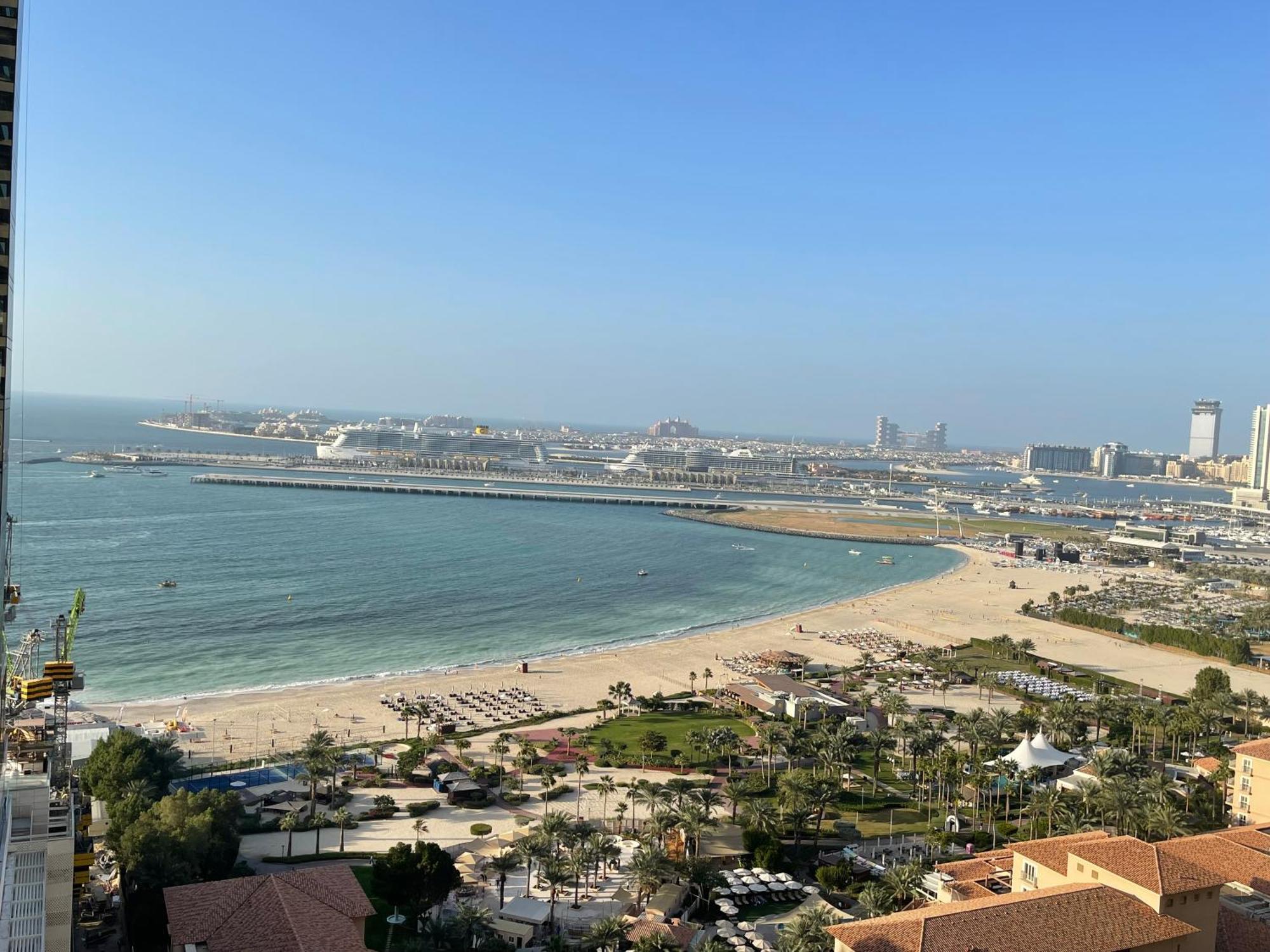 Seaview Beach Hostel Jbr - Walk To Beach - Gym - Pool - Metro Station Dubai Buitenkant foto