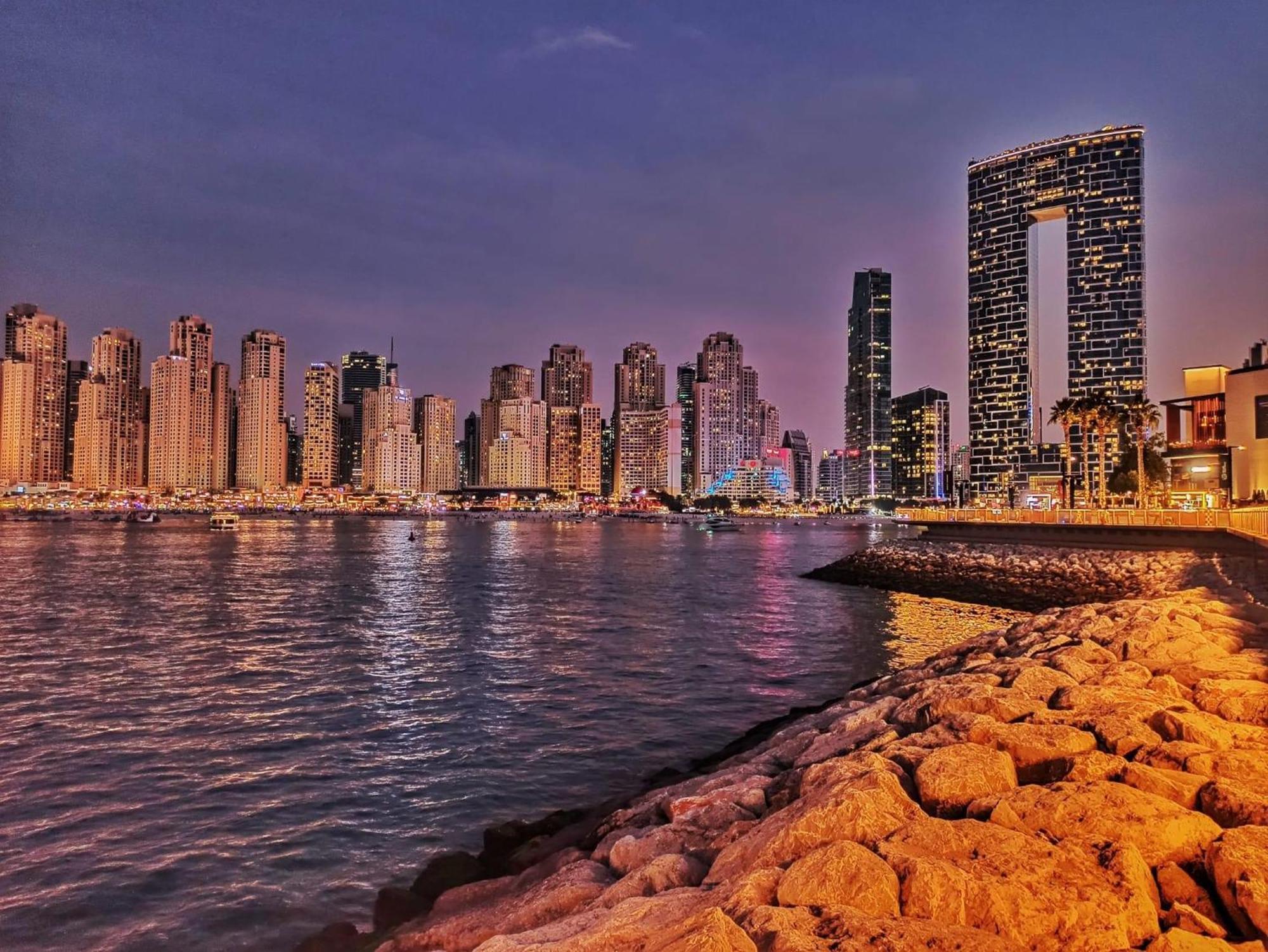 Seaview Beach Hostel Jbr - Walk To Beach - Gym - Pool - Metro Station Dubai Buitenkant foto