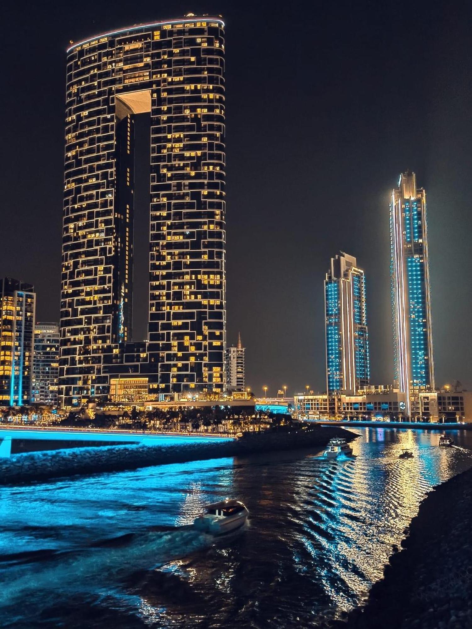Seaview Beach Hostel Jbr - Walk To Beach - Gym - Pool - Metro Station Dubai Buitenkant foto