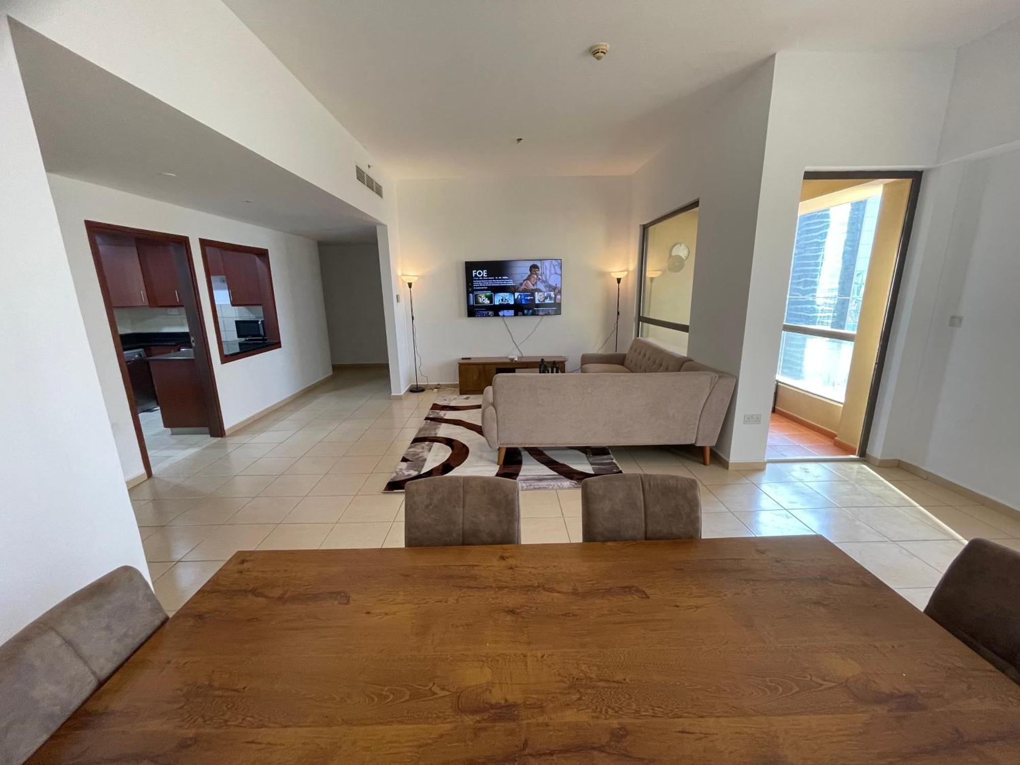 Seaview Beach Hostel Jbr - Walk To Beach - Gym - Pool - Metro Station Dubai Buitenkant foto