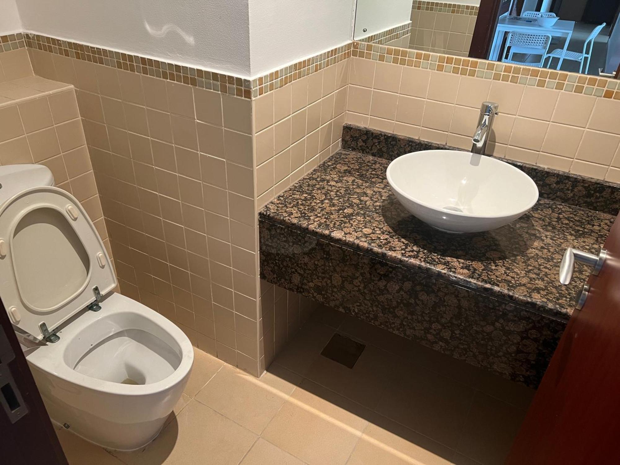 Seaview Beach Hostel Jbr - Walk To Beach - Gym - Pool - Metro Station Dubai Buitenkant foto