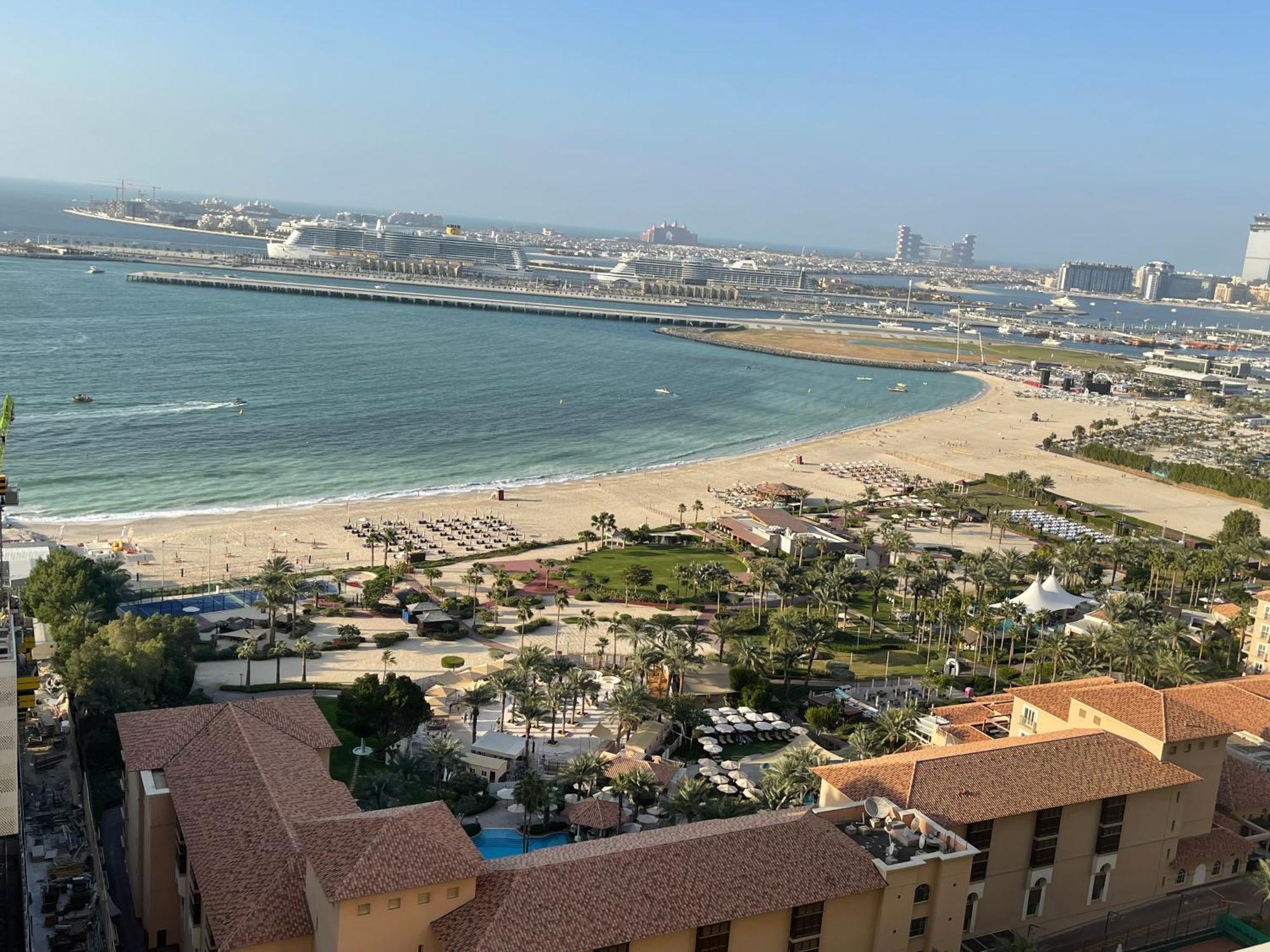 Seaview Beach Hostel Jbr - Walk To Beach - Gym - Pool - Metro Station Dubai Buitenkant foto