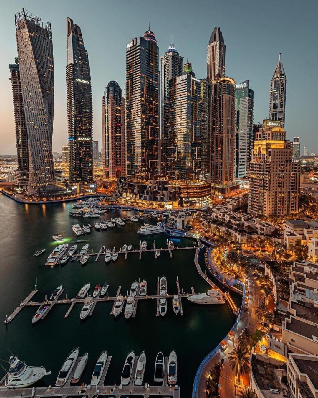 Seaview Beach Hostel Jbr - Walk To Beach - Gym - Pool - Metro Station Dubai Buitenkant foto