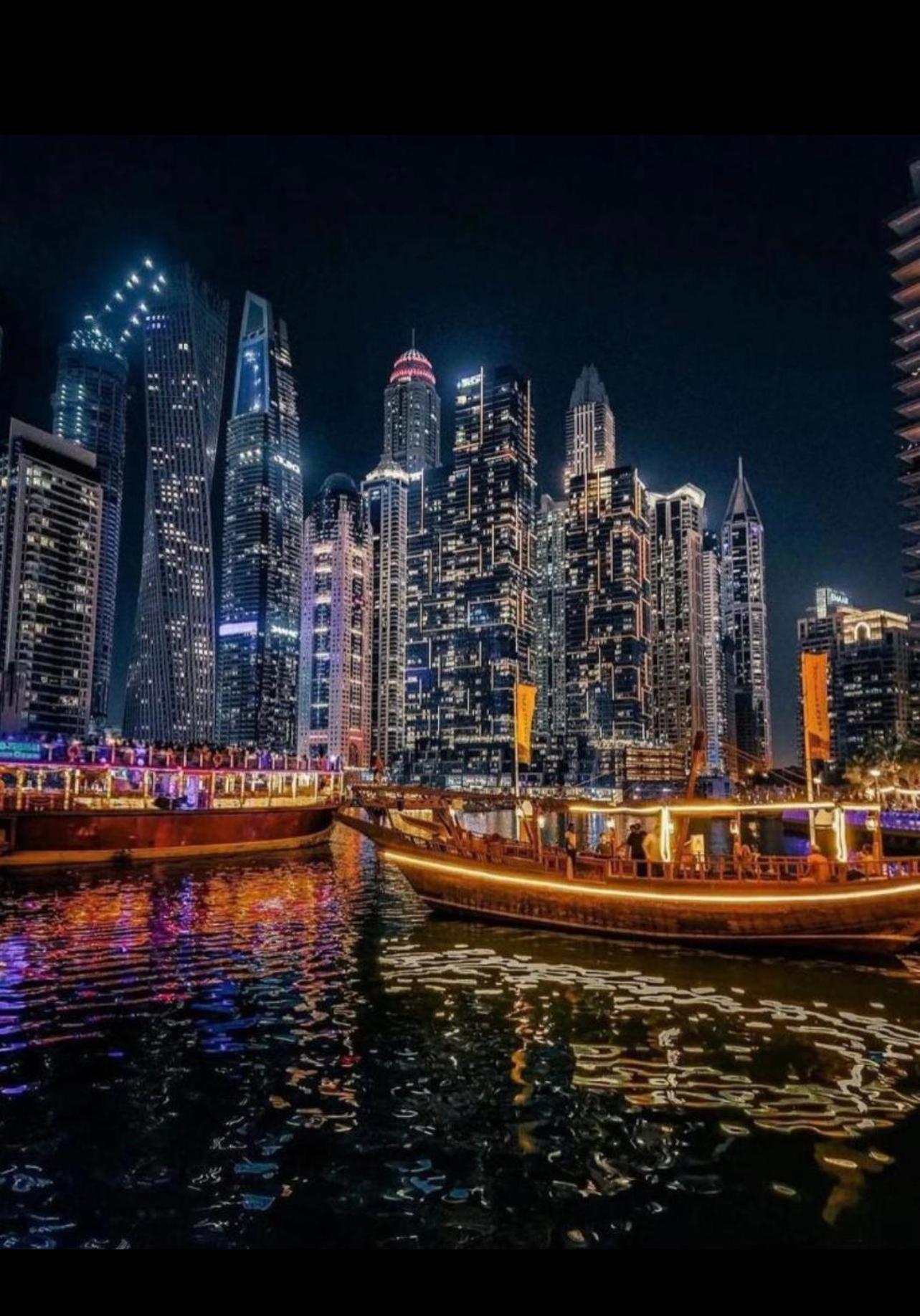Seaview Beach Hostel Jbr - Walk To Beach - Gym - Pool - Metro Station Dubai Buitenkant foto
